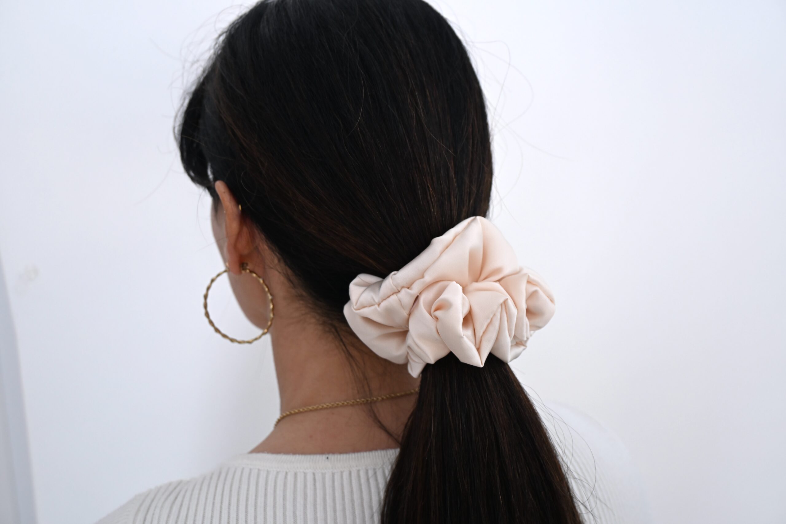 Scrunchie Jasny Beż Satyna jedwabna Standard - obrazek 2
