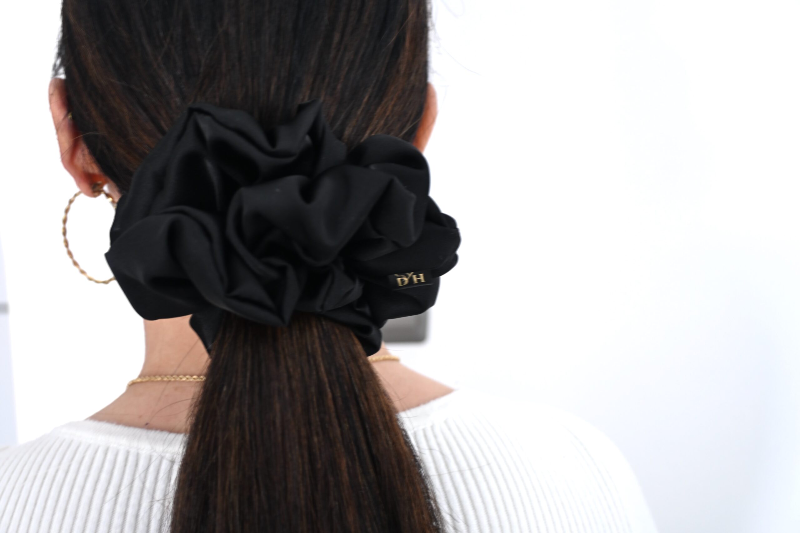 Scrunchie Czarna Satyna jedwabna Duża - obrazek 2