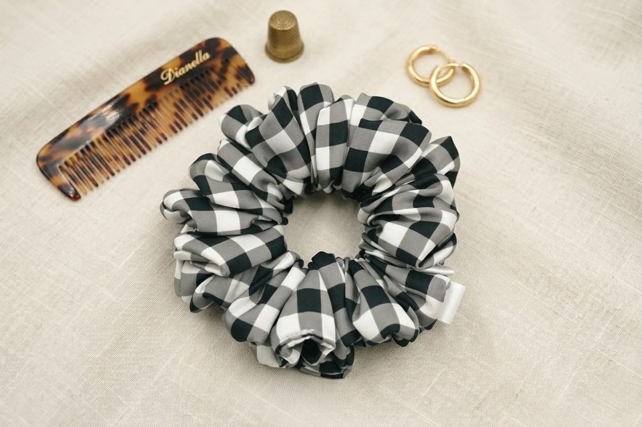 Scrunchie Kratka Vichy Ecru-Czerń-Standard - obrazek 2